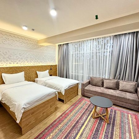 Dami Almaty Hotel Exteriör bild