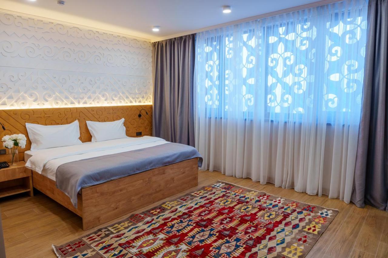 Dami Almaty Hotel Exteriör bild