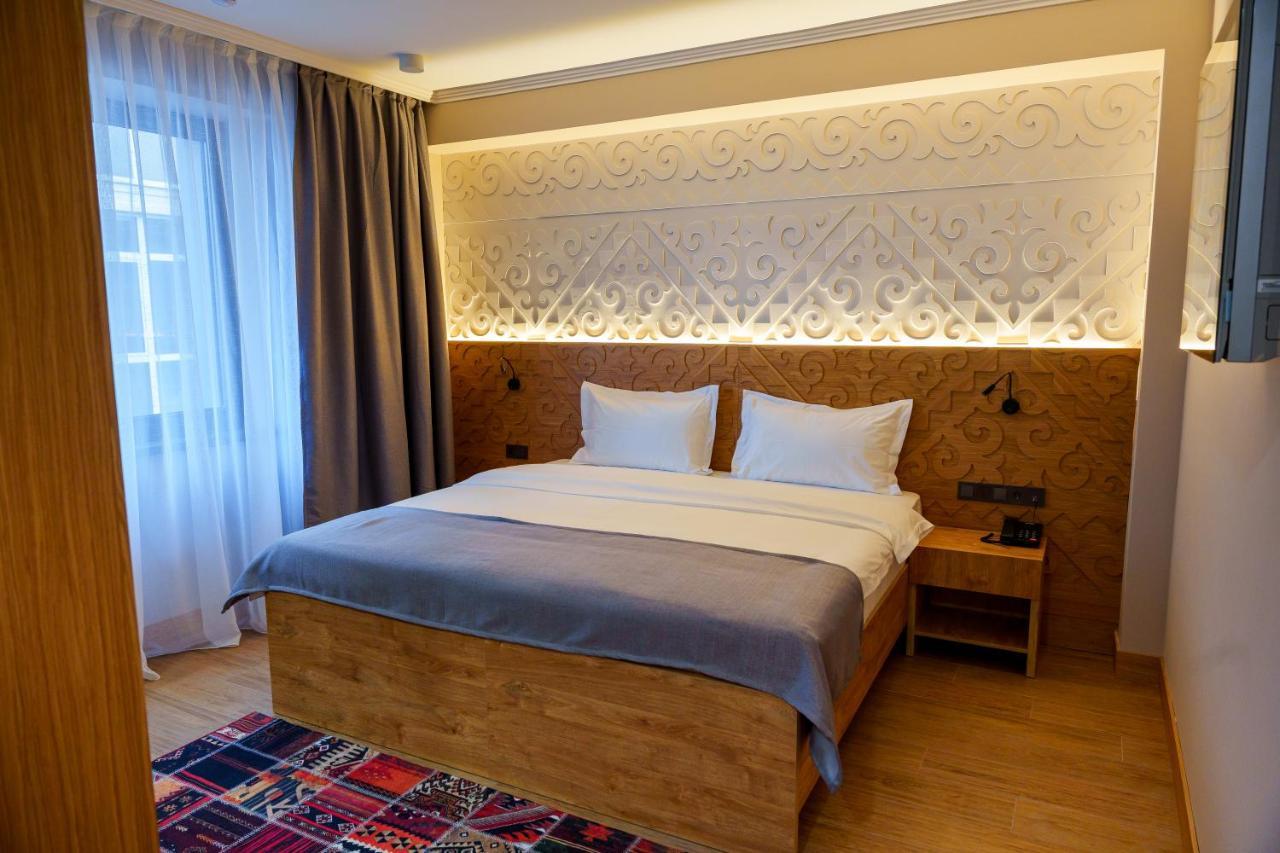 Dami Almaty Hotel Exteriör bild